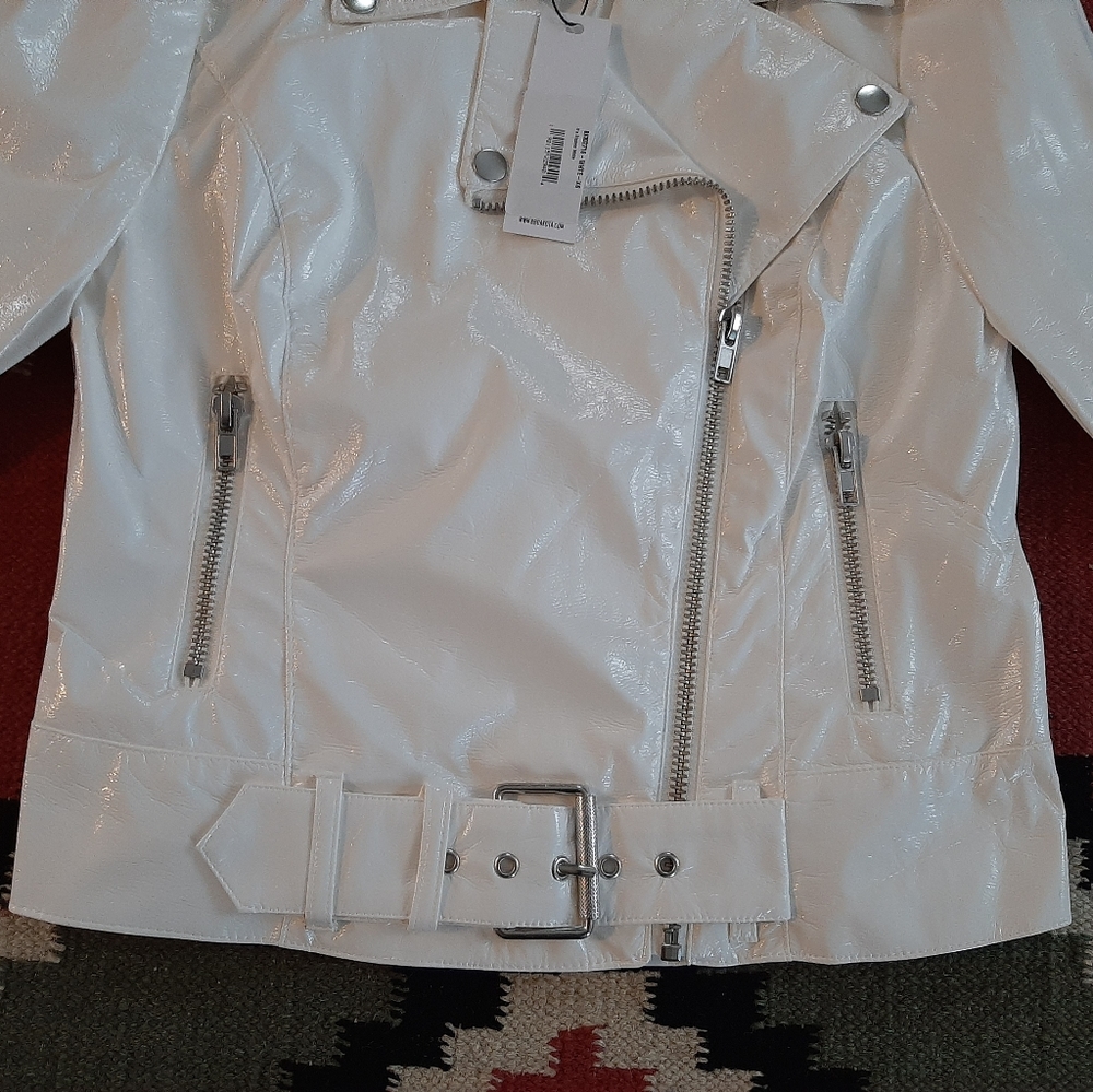 BB DAKOTA It's Electric Vegan Leather Moto Jacket Shiny White XS - Picture 8 of 15